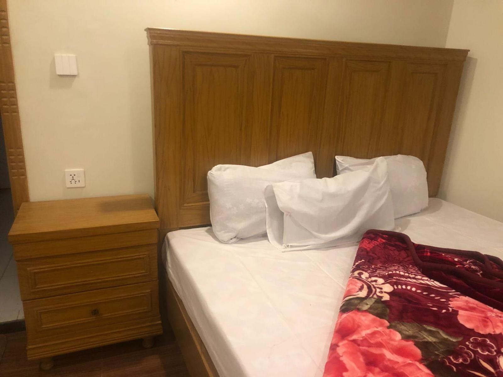 Al Buraq Hotel Islamabad Buitenkant foto